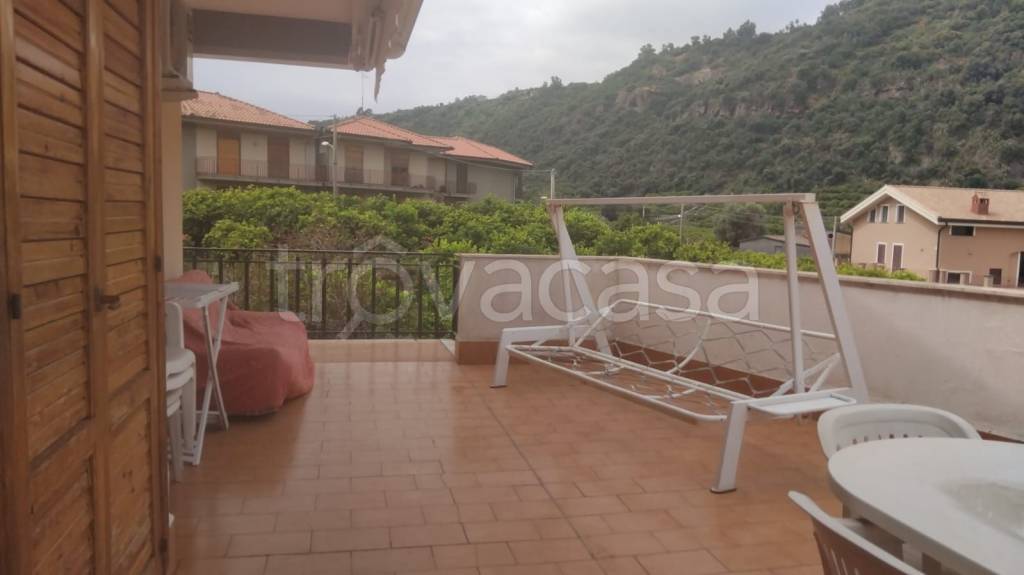 appartamento in vendita ad Acireale in zona Santa Tecla