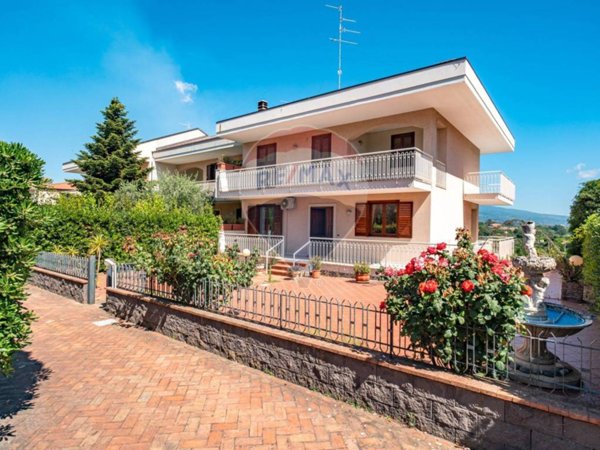 casa indipendente in vendita ad Acireale in zona Piano d'Api