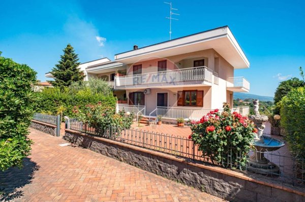 casa indipendente in vendita ad Acireale in zona Piano d'Api