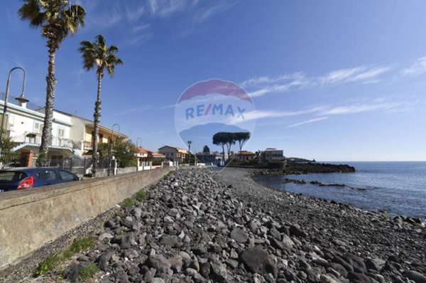 appartamento in vendita ad Acireale in zona Santa Tecla