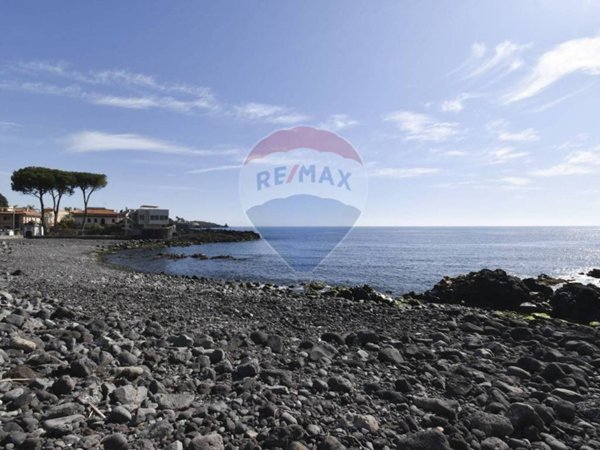 appartamento in vendita ad Acireale in zona Santa Tecla