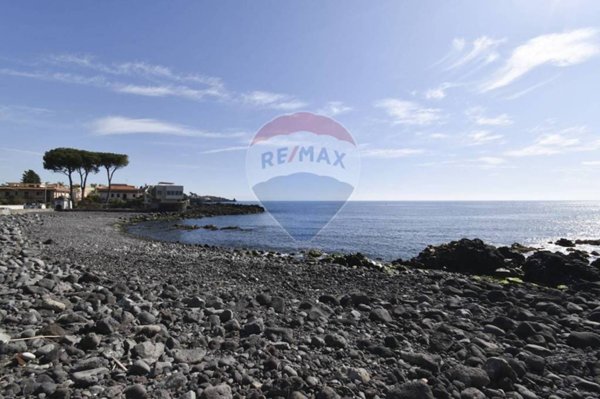 appartamento in vendita ad Acireale in zona Santa Tecla