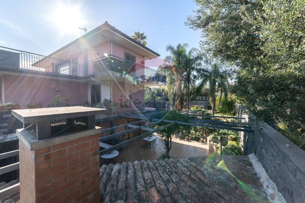 casa indipendente in vendita ad Acireale