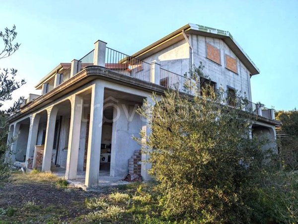 casa indipendente in vendita ad Acireale