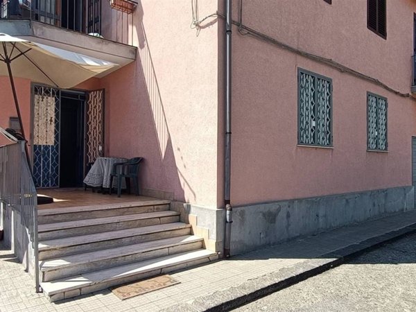appartamento in vendita ad Acireale in zona Pozzillo