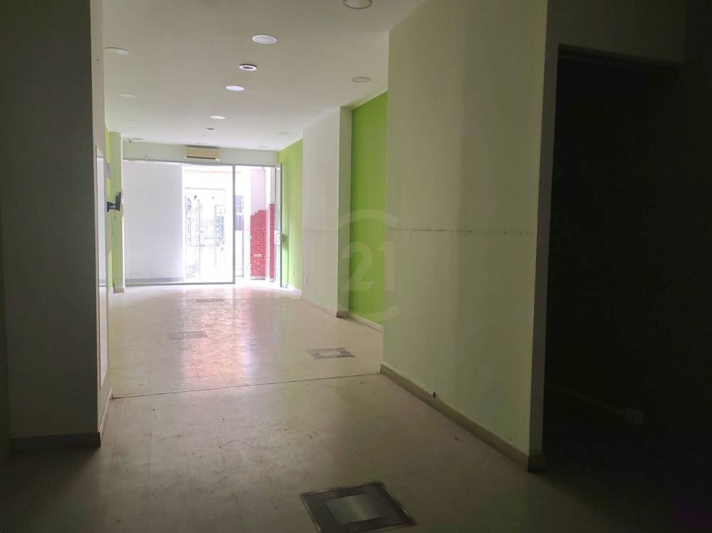 locale commerciale in vendita ad Acireale