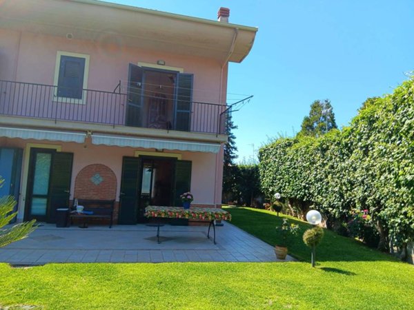 casa indipendente in vendita ad Acireale in zona San Cosmo