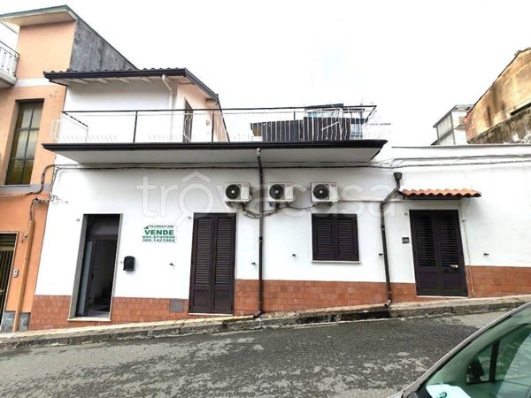 casa indipendente in vendita ad Acireale