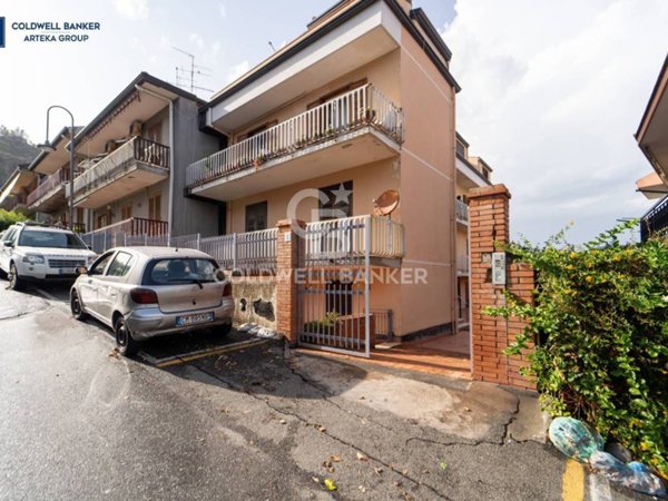 appartamento in vendita ad Acireale in zona Santa Tecla