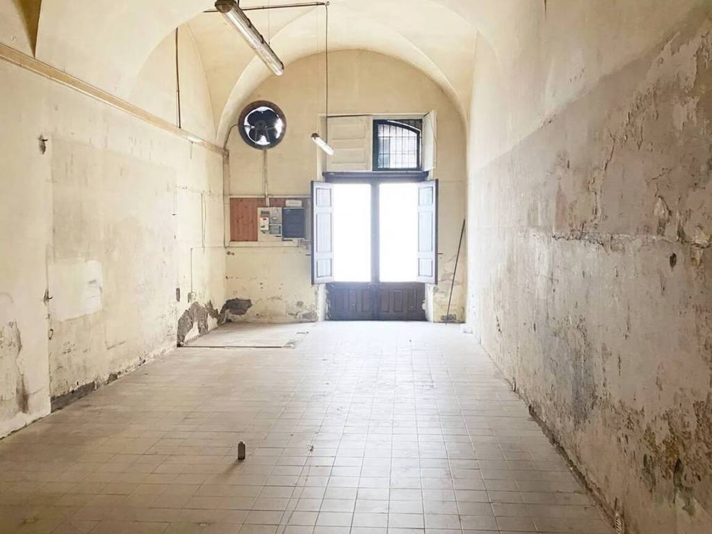 negozio in vendita ad Acireale in zona San Cosmo