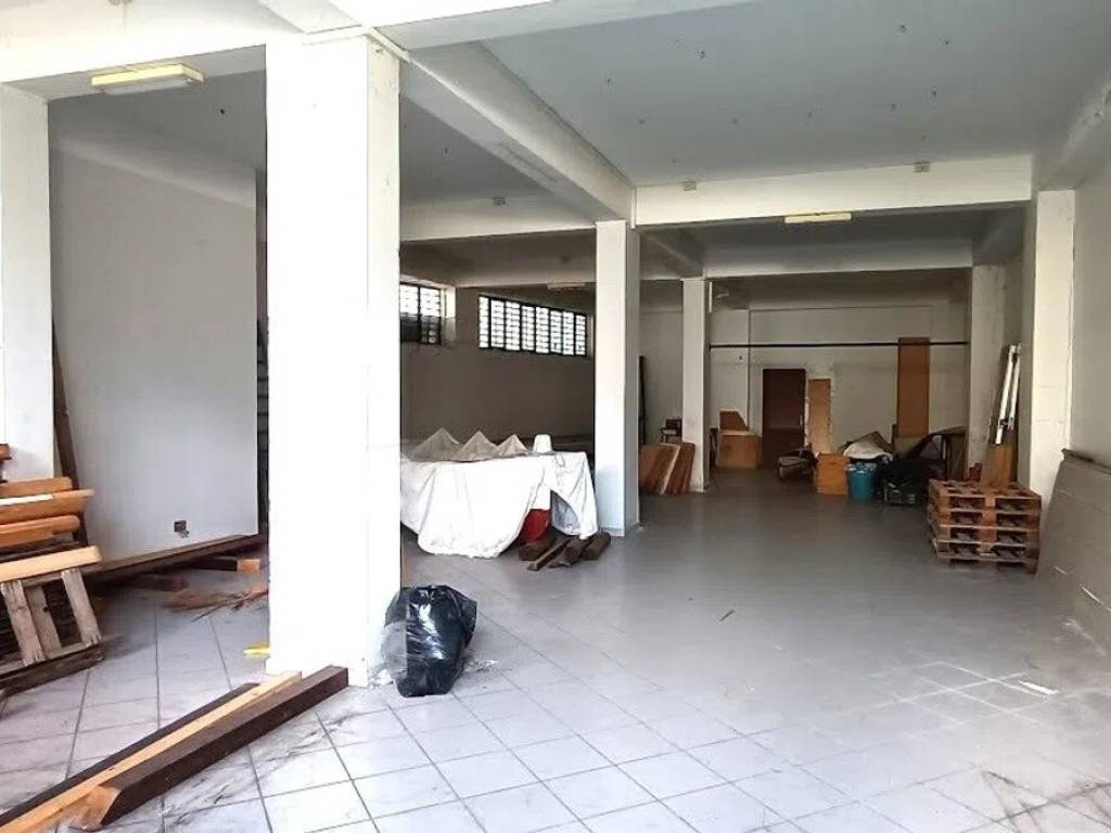negozio in vendita ad Acireale in zona Santa Caterina