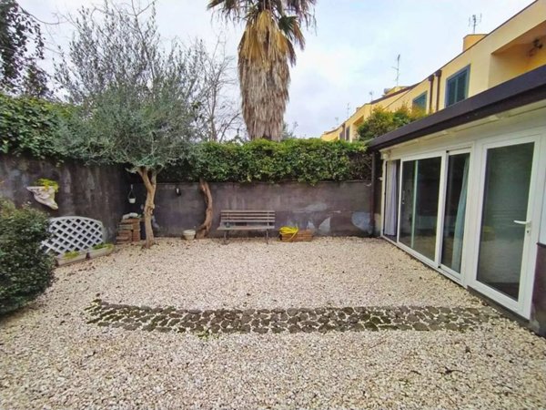 casa indipendente in vendita ad Acireale in zona Aci Platani