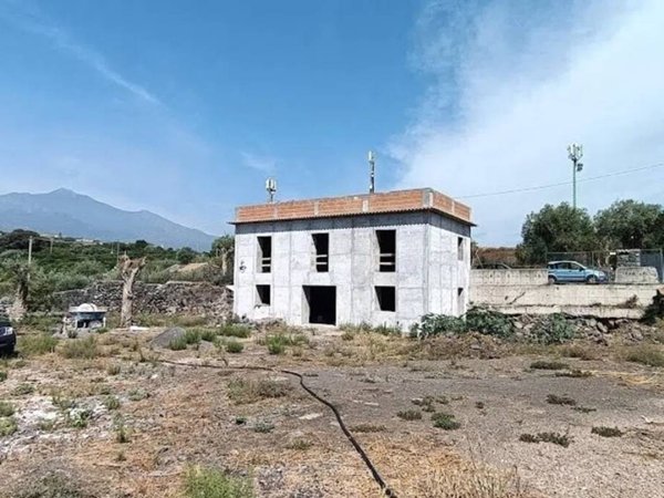 casa indipendente in vendita ad Acireale in zona Santa Tecla