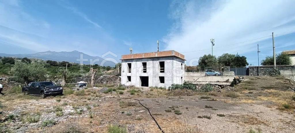 casa indipendente in vendita ad Acireale in zona Santa Tecla