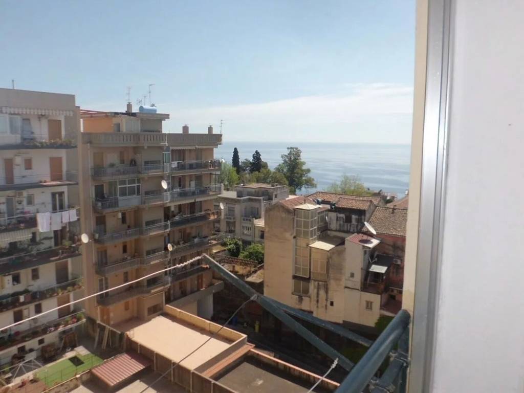 appartamento in vendita ad Acireale in zona San Cosmo