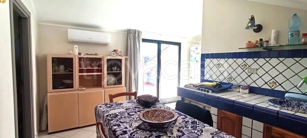appartamento in vendita ad Acireale in zona Stazzo
