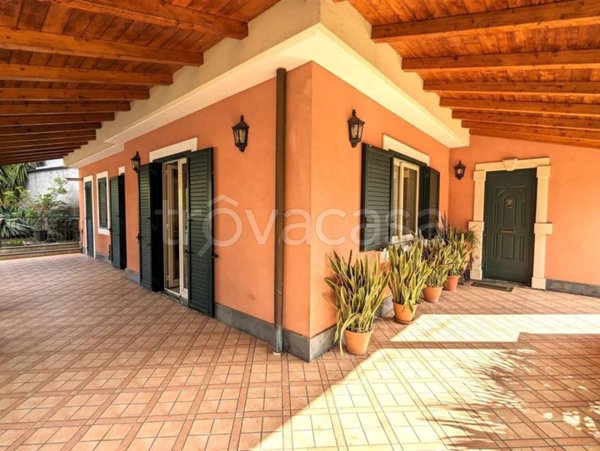 casa indipendente in vendita ad Acireale in zona Stazzo