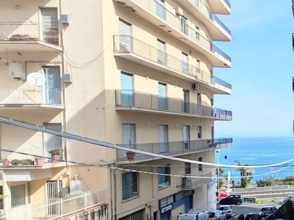 appartamento in vendita ad Acireale in zona San Cosmo