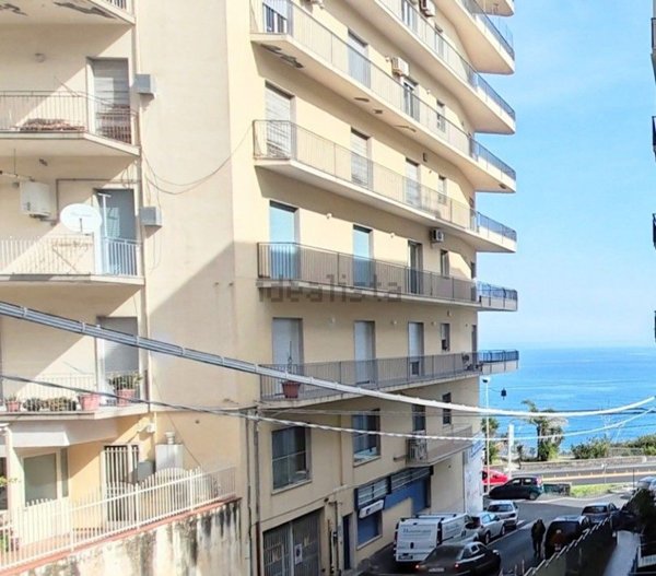 appartamento in vendita ad Acireale in zona Centro Storico