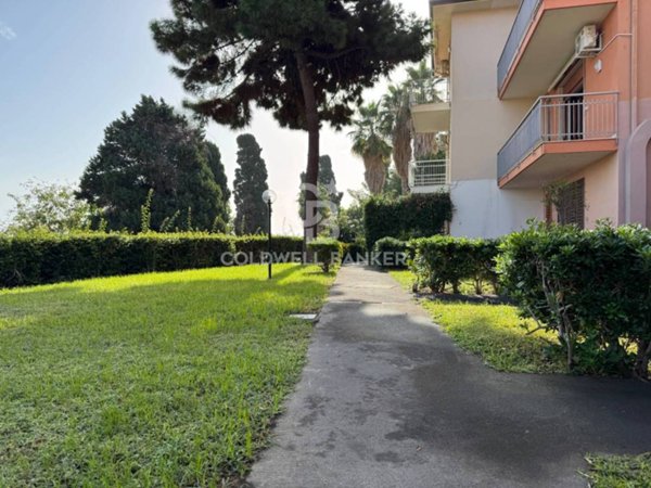 appartamento in vendita ad Acireale in zona Santa Tecla