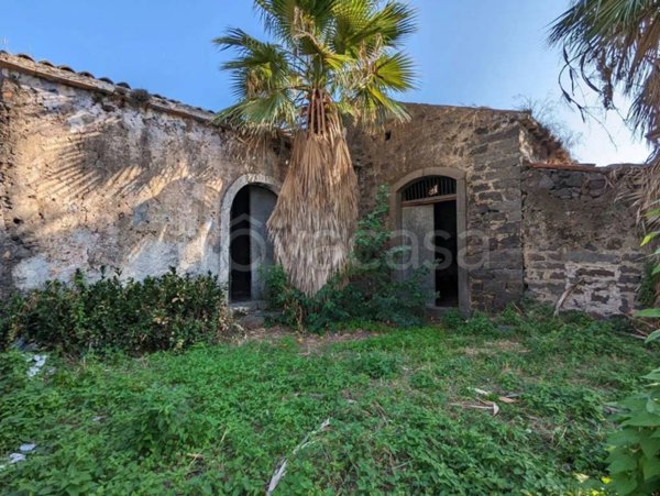 casa indipendente in vendita ad Acireale