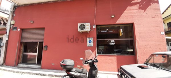 locale commerciale in vendita ad Acireale