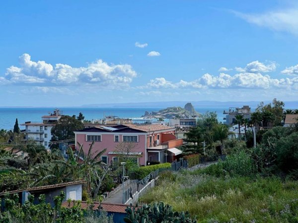 appartamento in vendita ad Acireale in zona Santa Caterina