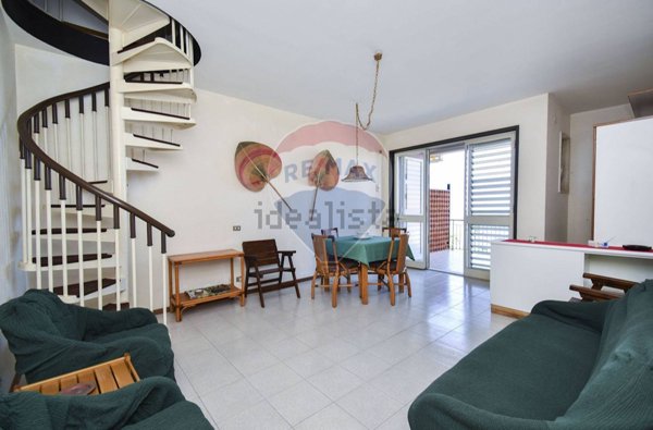 appartamento in vendita ad Acireale in zona Pozzillo