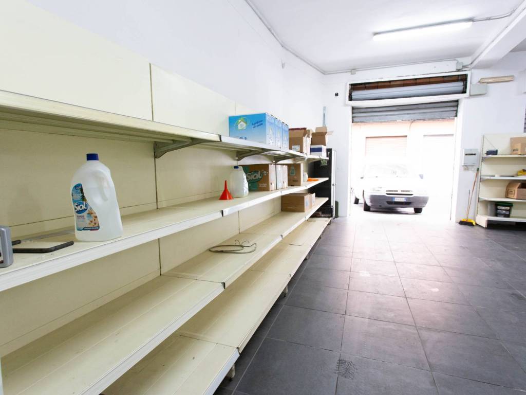 locale commerciale in vendita ad Acireale in zona San Giovanni