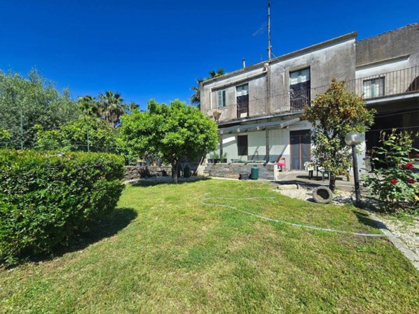 casa indipendente in vendita ad Acireale in zona Guardia