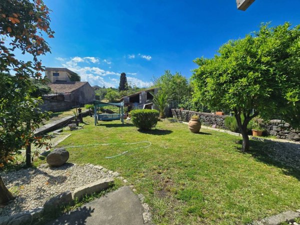 casa indipendente in vendita ad Acireale in zona Guardia