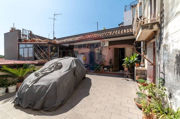 casa indipendente in vendita ad Acireale in zona Centro Storico