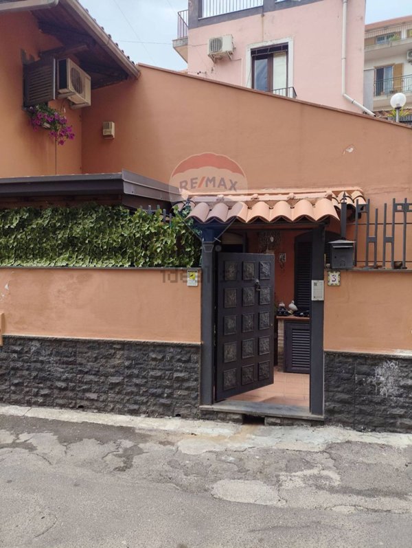 casa indipendente in vendita ad Acireale in zona San Cosmo
