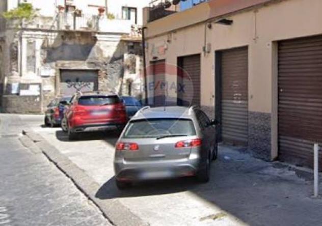 locale commerciale in vendita ad Acireale