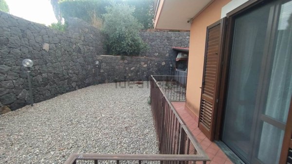 appartamento in vendita ad Acireale in zona Pennisi