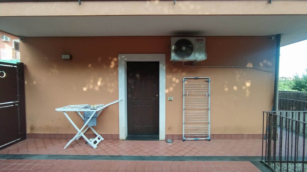 appartamento in vendita ad Acireale in zona Pennisi