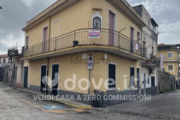 appartamento in vendita ad Acireale in zona Aci Platani