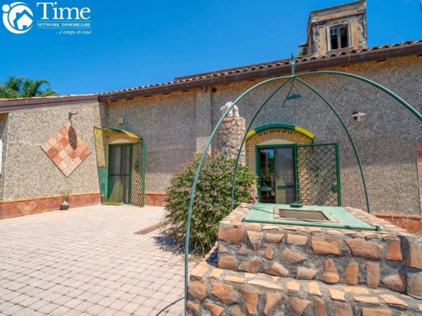 casa indipendente in vendita ad Acireale in zona Pozzillo