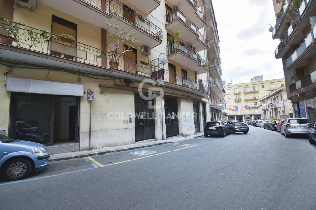 locale commerciale in vendita ad Acireale