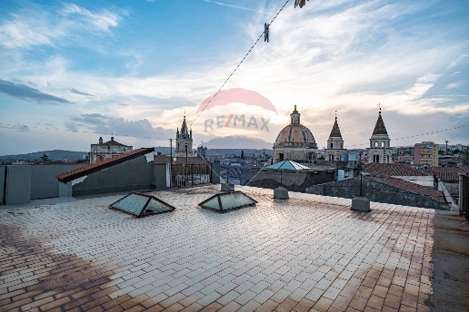 appartamento in vendita ad Acireale in zona Centro Storico