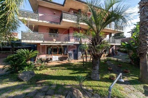 casa indipendente in vendita ad Acireale