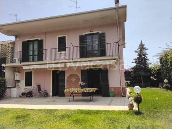 casa indipendente in vendita ad Acireale
