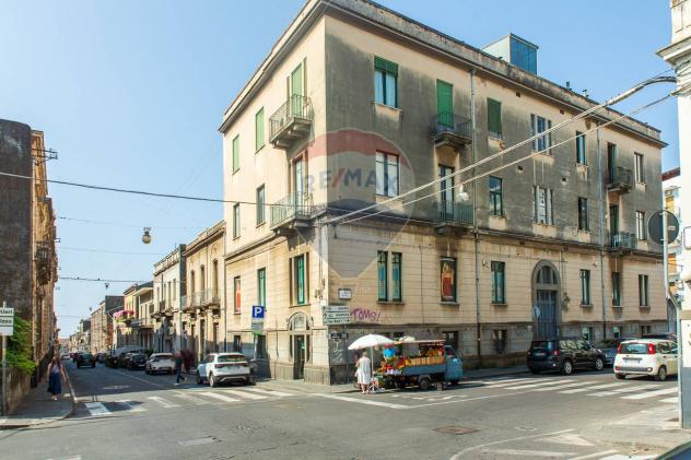 locale commerciale in vendita ad Acireale
