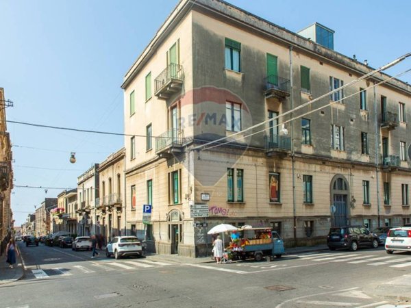 locale commerciale in vendita ad Acireale