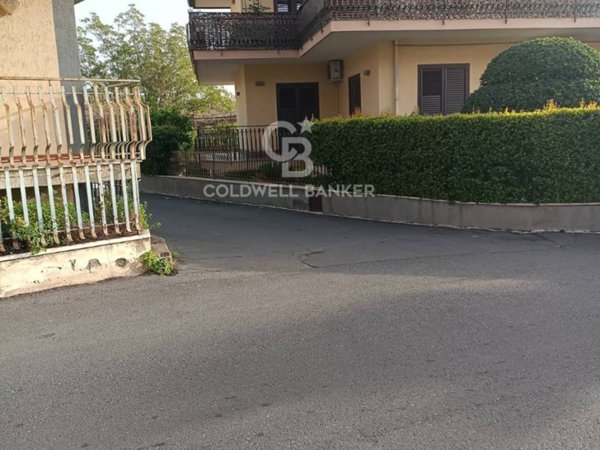 appartamento in vendita ad Acireale in zona Piano d'Api
