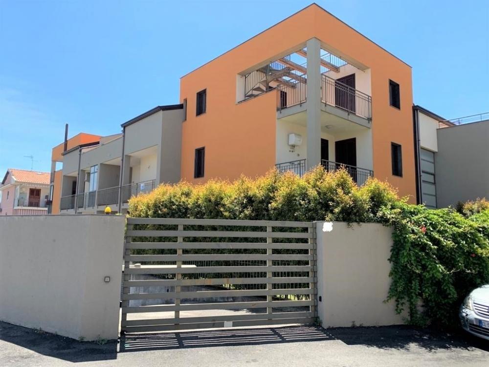 appartamento in vendita ad Acireale in zona Santa Tecla