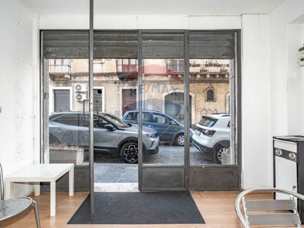 negozio in vendita ad Acireale in zona Centro Storico