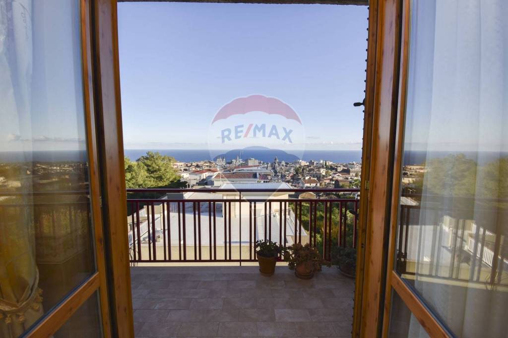 appartamento in vendita ad Acireale in zona San Cosmo