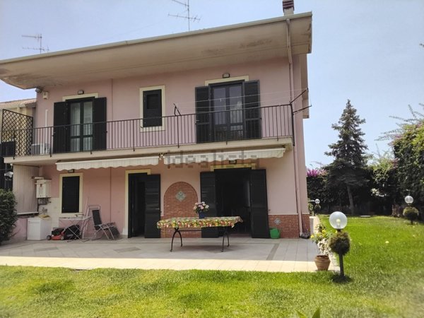 casa indipendente in vendita ad Acireale