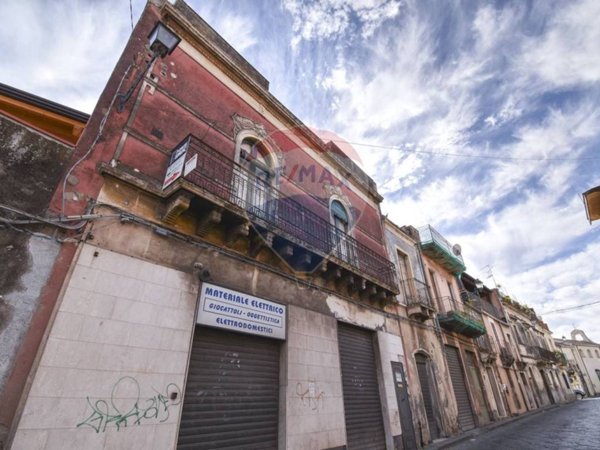 casa indipendente in vendita ad Acireale